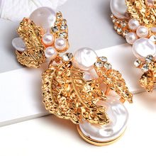 Load image into Gallery viewer, Fashion exaggerated pearl jewelry earrings
